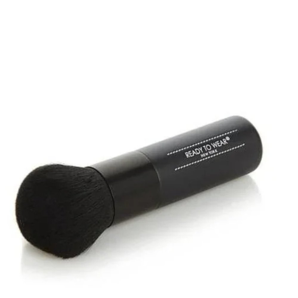 Ready To Wear Deluxe Face Brush in Black $Retail $35